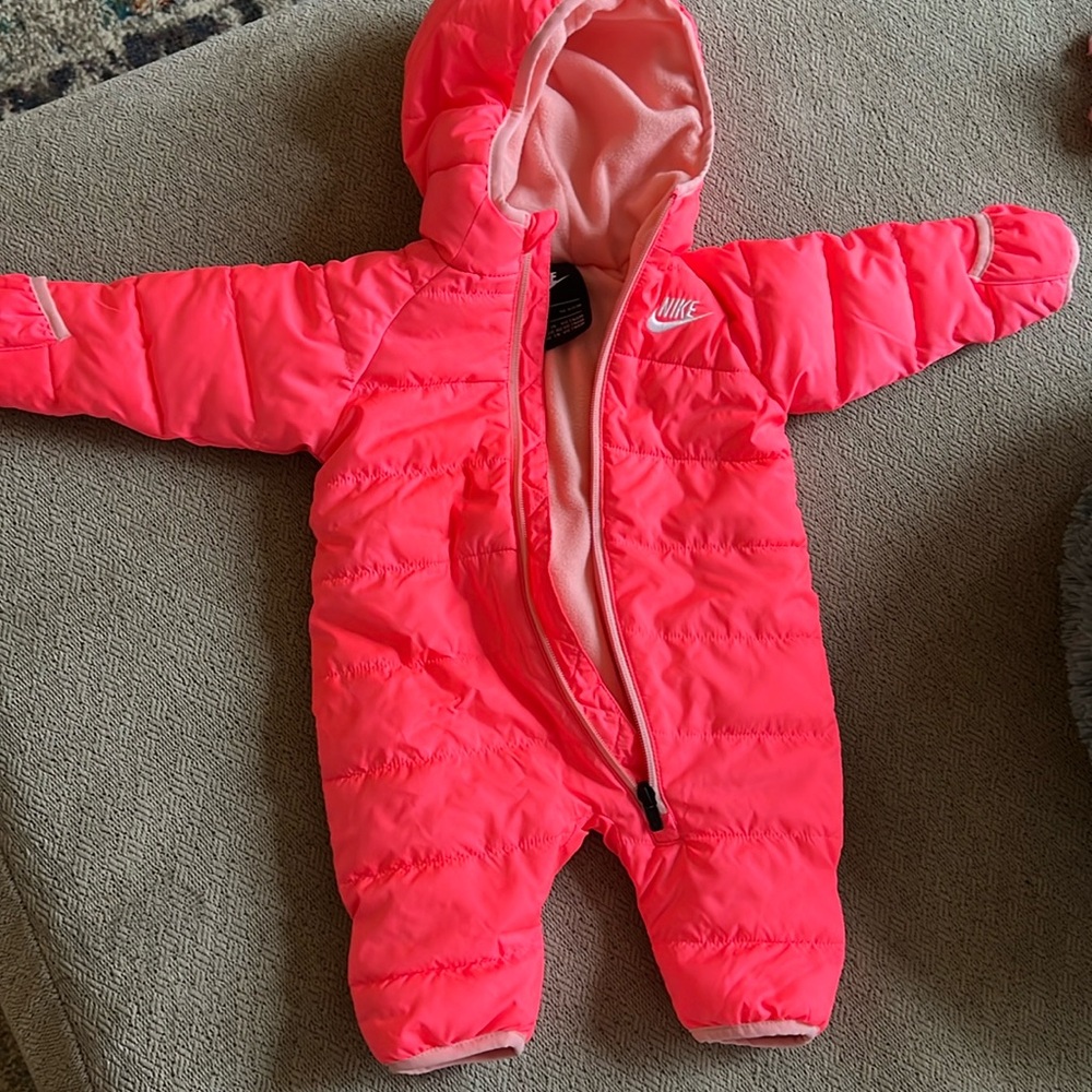 Nike NWOT 3mo snowsuit